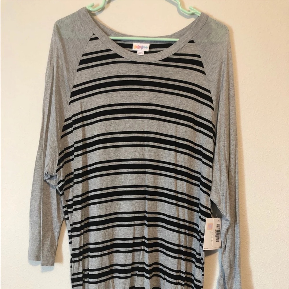 Lularoe Randy tee